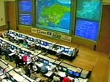 "Есть касание!", - сообщил в 09:01 по московскому времени дежурный оператор смены подмосковного ЦУПа под аплодисменты присутствующих на операции по стыковке руководителей космической отрасли, жен и детей прибывших на МКС космонавтов