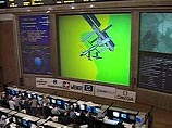 Члены нового экипажа МКС в 10:29 по московскому времени открыли переходные люки и по очереди "вплыли" на МКС