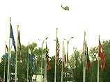 Российские военные представители посетили штаб-квартиру НАТО, чтобы определить, какую помощь мог бы оказать Североатлантический альянс в спасении экипажа российской атомной подводной лодки "Курск" Российские военные представители посетили штаб-квартиру НАТО, чтобы определить, какую помощь мог бы оказать Североатлантический альянс в спасении экипажа российской атомной подводной лодки "Курск"