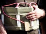 Электрик обмотал себя взрывчаткой и уже 2 дня стоит под мостом в Словении Электрик обмотал себя взрывчаткой и уже 2 дня стоит под мостом в Словении