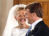 Торжественная церемония бракосочетания второго сына королевы Нидерландов Беатрикс принца Йохана Фрисо с голландкой Мабель Виссе Смит состоялась сегодня в городе Делфт