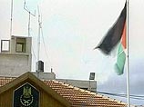 Ясира Арафата насильственно переселят из его резиденции в Рамаллахе в сектор Газа

