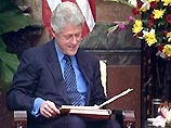 Книга воспоминаний Билла Клинтона, в которой он рассказывает о годах своей работы на посту президента США, выйдет из печати в конце июня этого года