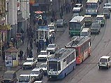 По его словам, "Дальэнергосбыт" во вторник прекратил подачу электроэнергии Владивостокскому трамвайно-троллейбусному управлению, которое финансируется администрацией Владивостока