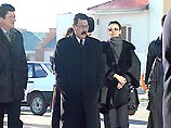 В Элисту приехала депутат Госдумы Ирина Хакамада. В столице Калмыкии она намерена поддержать кандидатов от СПС на городских выборах В Элисту приехала депутат Госдумы Ирина Хакамада. В столице Калмыкии она намерена поддержать кандидатов от СПС на городских выборах