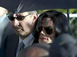 Майкл Джексон во второй раз лично предстанет в пятницу перед судом в городе Санта-Мария (штат Калифорния) по делу о развращении детей. Певцу будут предъявлены новые обвинения, содержание которых не разглашается
