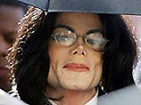 Майкла Джексона обвинили в насилии над несовершеннолетним, удержании силой и вымогательстве