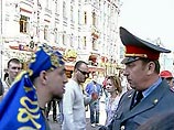 По данным управления, во вторник около 15:00 по московскому времени на Арбате собралась группа молодых людей, которая выступала за легализацию наркотиков По данным управления, во вторник около 15:00 по московскому времени на Арбате собралась группа молодых людей, которая выступала за легализацию наркотиков