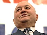 Слухи о том, что мэр Москвы Юрий Лужков неизлечимо болен, не имеют оснований. Он просто уже несколько месяцев придерживается тайной диеты, благодаря которой похудел на 15 кг Слухи о том, что мэр Москвы Юрий Лужков неизлечимо болен, не имеют оснований. Он просто уже несколько месяцев придерживается тайной диеты, благодаря которой похудел на 15 кг
