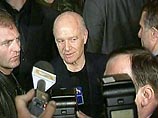Глава Аджарии Аслан Абашидзе подал в отставку и покинул Аджарию. Об этом заявил в ночь на четверг в прямом эфире грузинского телевидения президент Грузии Михаил Саакашвили Глава Аджарии Аслан Абашидзе подал в отставку и покинул Аджарию. Об этом заявил в ночь на четверг в прямом эфире грузинского телевидения президент Грузии Михаил Саакашвили