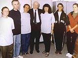 В четверг ливийский криминальный суд приговорил 6 болгарских врачей и доктора из Палестины к смертной казни через расстрел за заражение сотен ливийских детей ВИЧ-инфекцией В четверг ливийский криминальный суд приговорил 6 болгарских врачей и доктора из Палестины к смертной казни через расстрел за заражение сотен ливийских детей ВИЧ-инфекцией