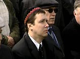 Исполняющий обязанности главы Чечни Сергей Абрамов подписал в понедельник указ о назначении Рамзана Кадырова первым заместителем председателя правительства Чеченской республики Исполняющий обязанности главы Чечни Сергей Абрамов подписал в понедельник указ о назначении Рамзана Кадырова первым заместителем председателя правительства Чеченской республики