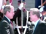 Буш поблагодарил Рамсфельда за превосходную работу на посту министра обороны