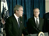 В понедельник во время посещения Пентагона президент США Джордж Буш вновь дал понять, что не намерен снимать Рамсфельда с его должности. Буш заявил, что нынешний глава Пентагона является "сильным министром обороны"