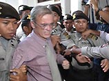Браун был приговорен к длительному тюремному заключению по обвинению в педофилии и растлении малолетних. На индонезийском курортном острове Бали он изнасиловал двух детей: одному мальчику было 12, другому - 16 лет