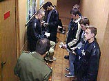 Военный суд гарнизона, признавший начальника отделения Дзержинского военного комиссариата подполковника Равиля Ибрагимова виновным в предъявленном ему обвинении, назначил для него минимальное наказание - штрафу в 100 тысяч рублей