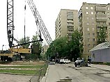 В Киеве во двор детского сада упал строительный кран В Киеве во двор детского сада упал строительный кран