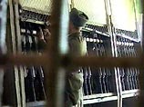 По данным штаба 5-й армии, дезертировал служащий одного из мотострелковых полков 5-й армии Дальневосточного военного округа рядовой Алексей Сусанин. Он покинул свой пост, прихватив с собой автомат Калашникова с 60-ю патронами По данным штаба 5-й армии, дезертировал служащий одного из мотострелковых полков 5-й армии Дальневосточного военного округа рядовой Алексей Сусанин. Он покинул свой пост, прихватив с собой автомат Калашникова с 60-ю патронами