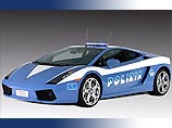Полицейские в Италии пересаживается на Lamborghini