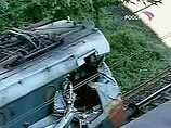 В результате железнодорожной катастрофы находившаяся в поезде 67-летняя женщина скончалась, еще 36 человек получили ранения различной степени тяжести