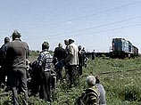 В Ростовской области несколько сотен горняков шахты "Обуховская" (город Зверево) перекрыли железную дорогу, требуя погашения задолженности