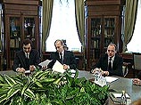 Путин имел перед глазами все документы о телекомпании НТВ Путин имел перед глазами все документы о телекомпании НТВ