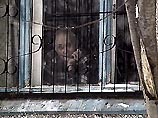 Тепло в более чем 200 домов должен подавать завод резинотехнических изделий, но из-за больших долгов коммунальных хозяйств директор завода приказал отключить горячую воду Тепло в более чем 200 домов должен подавать завод резинотехнических изделий, но из-за больших долгов коммунальных хозяйств директор завода приказал отключить горячую воду