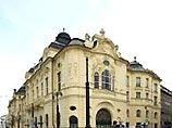 В четверг в столице Словакии Братиславе были найдены две сумки со взрывчаткой, сообщает Reuters. Они были обнаружены около здания, где в пятницу должен пройти саммит НАТО с участием более 300 представителей альянса В четверг в столице Словакии Братиславе были найдены две сумки со взрывчаткой, сообщает Reuters. Они были обнаружены около здания, где в пятницу должен пройти саммит НАТО с участием более 300 представителей альянса