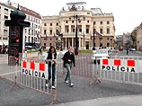 У здания в Братиславе, где в пятницу начнется ассамблея НАТО, обнаружены две бомбы У здания в Братиславе, где в пятницу начнется ассамблея НАТО, обнаружены две бомбы