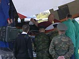 На подмосковном аэродроме "Раменское" три машины скорой помощи забрали российских специалистов, пострадавших в результате теракта в Ираке