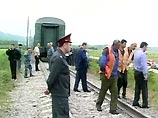 По предварительным данным, самодельного взрывного устройства произошел в 7:27 мск субботы неподалеку от железнодорожной станции Эльхотово в 30 км от Владикавказа между третьим и четвертым вагонами По предварительным данным, самодельного взрывного устройства произошел в 7:27 мск субботы неподалеку от железнодорожной станции Эльхотово в 30 км от Владикавказа между третьим и четвертым вагонами