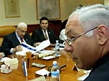 Премьер-министр Израиля Ариэль Шарон заявил сегодня о готовности пойти на "беспрецедентные политические шаги", вплоть до увольнения министров и реорганизации правительственной коалиции, для продвижения своей программы одностороннего отделения от палестинц Премьер-министр Израиля Ариэль Шарон заявил сегодня о готовности пойти на "беспрецедентные политические шаги", вплоть до увольнения министров и реорганизации правительственной коалиции, для продвижения своей программы одностороннего отделения от палестинц
