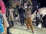 Число погибших в результате сильнейшего землетрясения в индийском штате Гуджарат может достичь 100 тыс. человек Число погибших в результате сильнейшего землетрясения в индийском штате Гуджарат может достичь 100 тыс. человек