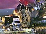 Крупное дорожно-транспортное происшествие произошло в понедельник в Киевской области. "Газель" с водителем и 18 пассажирами столкнулась с легковым автомобилем Mazda