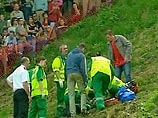 В ходе гонок за сыром в Великобритании травмы получил 21 человек В ходе гонок за сыром в Великобритании травмы получил 21 человек