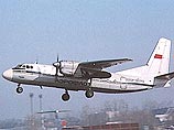 У самолета Ан-24, летевшего из Сургута, в небе отказал двигатель