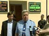 Прокурор Чечни Владимир Кравченко сообщил, что "на скамье подсудимых трое обвиняемых - Валид Сулейманов, Ахмед Исмаилов и Юсуп Юсупов. Все они обвиняются в многочисленных преступлениях