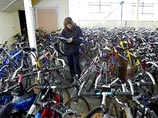 В австралийском города Джилонг, в пригороде Мельбурна, полиция обнаружила в доме недавно скончавшегося Кена Джеймса коллекцию из 435 велосипедов