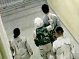 19-летние солдаты Эндрю Стинг и Джереми Трефни приговорены к заключению на срок 8 и 12 месяцев, а также к разжалованию и другим санкциям. Они признали себя виновными в том, что пытали иракского пленного электрическими разрядами