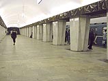 В московском метро на станции "Китай-город" под колесами поезда погиб человек В московском метро на станции "Китай-город" под колесами поезда погиб человек