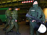 Виновные в убийстве были пойманы в августе прошлого года. Один из преступников хотел заняться торговлей наркотиками и сутенерством, но осуществлению этого плана мешала его жена. Это и послужило мотивом для убийства Виновные в убийстве были пойманы в августе прошлого года. Один из преступников хотел заняться торговлей наркотиками и сутенерством, но осуществлению этого плана мешала его жена. Это и послужило мотивом для убийства