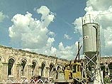 Лужков обещает восстановить крышу сгоревшего Манежа к концу года Лужков обещает восстановить крышу сгоревшего Манежа к концу года