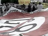 Антиглобалисты, "зеленые" и противники войны в Ираке все-таки пробрались в Саванну и провели митинг (ФОТО)