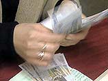 Вкладчики коммерческих банков предпочитают хранить деньги в рублях