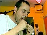 Во избежание беспорядков футбольным фанатам на ЧЕ-2004 разрешат курить "травку" Во избежание беспорядков футбольным фанатам на ЧЕ-2004 разрешат курить "травку"