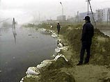 По данным министерства, в настоящее время уровень воды в реке Лена в районе поселка Витим составляет 1142 сантиметра при критическом - 950 сантиметров