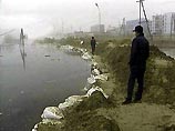 По данным министерства, в настоящее время уровень воды в реке Лена в районе поселка Витим составляет 1142 сантиметра при критическом - 950 сантиметров По данным министерства, в настоящее время уровень воды в реке Лена в районе поселка Витим составляет 1142 сантиметра при критическом - 950 сантиметров