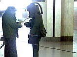 "Предварительная экспертиза вещества, показала, что оно не взрывоопасно. Точный его состав в настоящее время уточняется", - отметили в пресс-службе Главного управления внутренних дел на транспорте МВД России "Предварительная экспертиза вещества, показала, что оно не взрывоопасно. Точный его состав в настоящее время уточняется", - отметили в пресс-службе Главного управления внутренних дел на транспорте МВД России