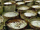 на одном из складов были обнаружены 25 бочек общим весом 1834 кг сильнодействующего ядовитого вещества - цианида меди, который хранился на территории завода незаконно