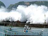Сильнейший тайфун обрушился на Японию - погибли три человека